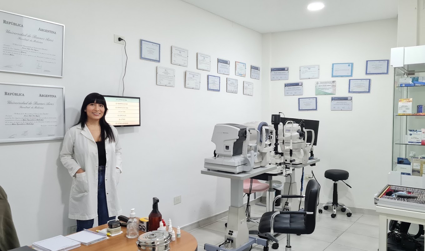 Consultorio oftalmológico de Oftalmo Barracas con equipamiento de diagnóstico